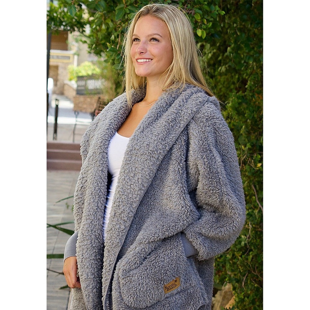Nordic Beach Body Wrap Kitten Grey EUC Sherpa Hooded Oversized Comfy Fluffy